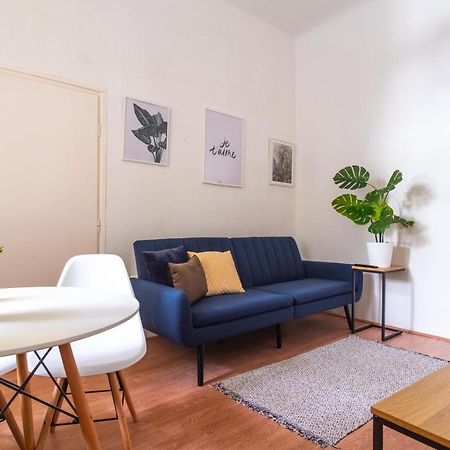 Very Central 1-Br Apt With Patio Apartment Budapest Bagian luar foto