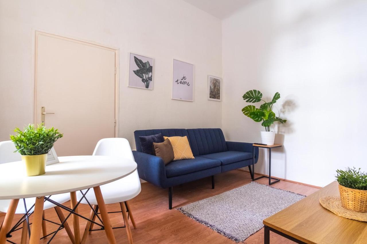 Very Central 1-Br Apt With Patio Apartment Budapest Bagian luar foto